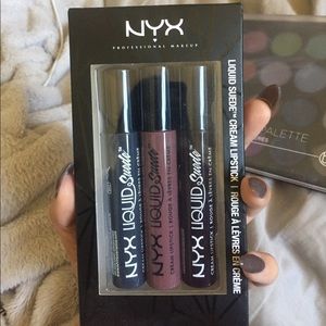 Nyx liquid suede set